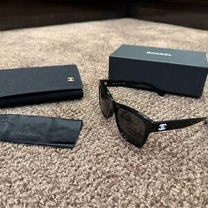 CHANEL Black Sunglasses with White CC Accent